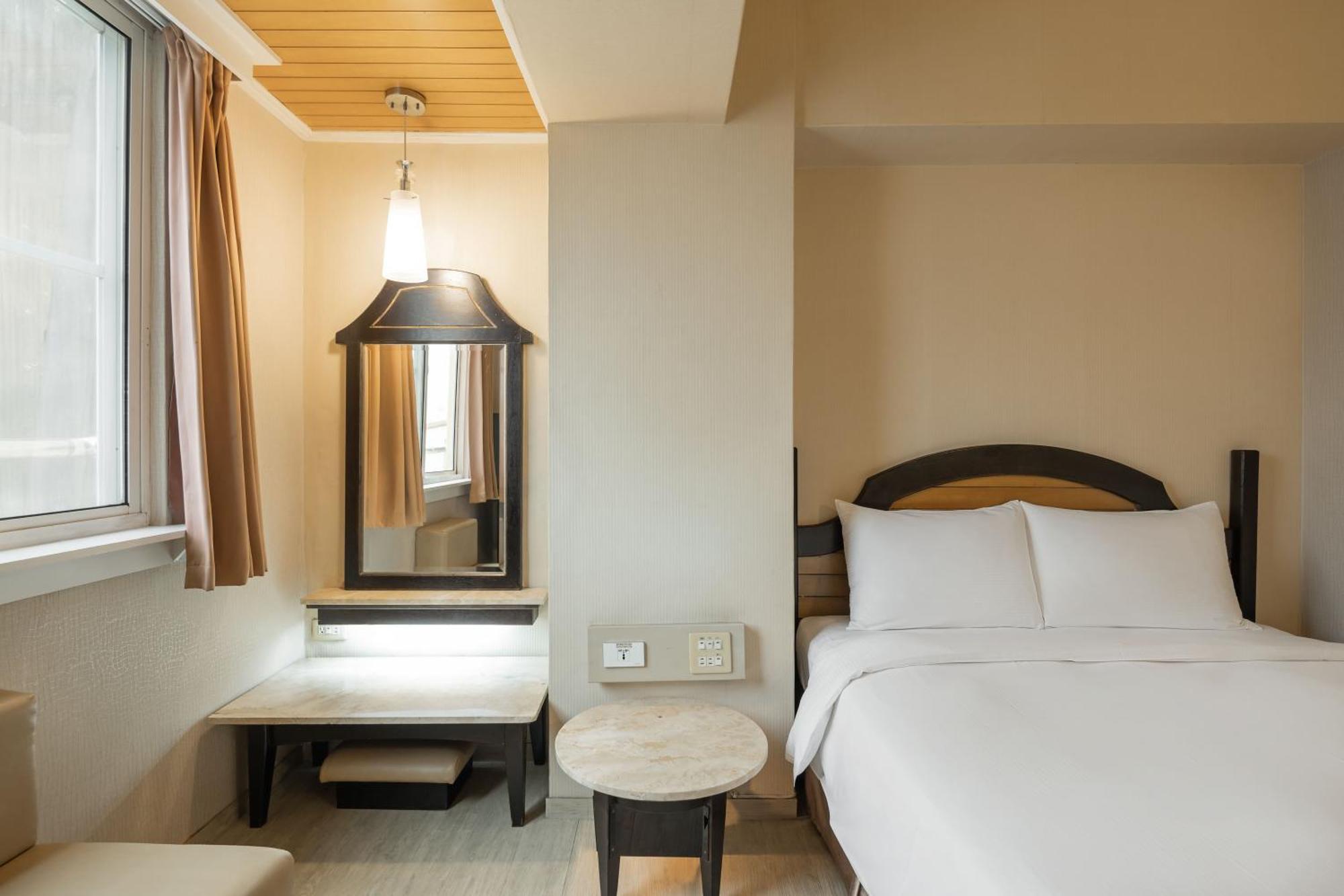 Kindness Hotel Weiwuying Kaohsiung Ruang foto