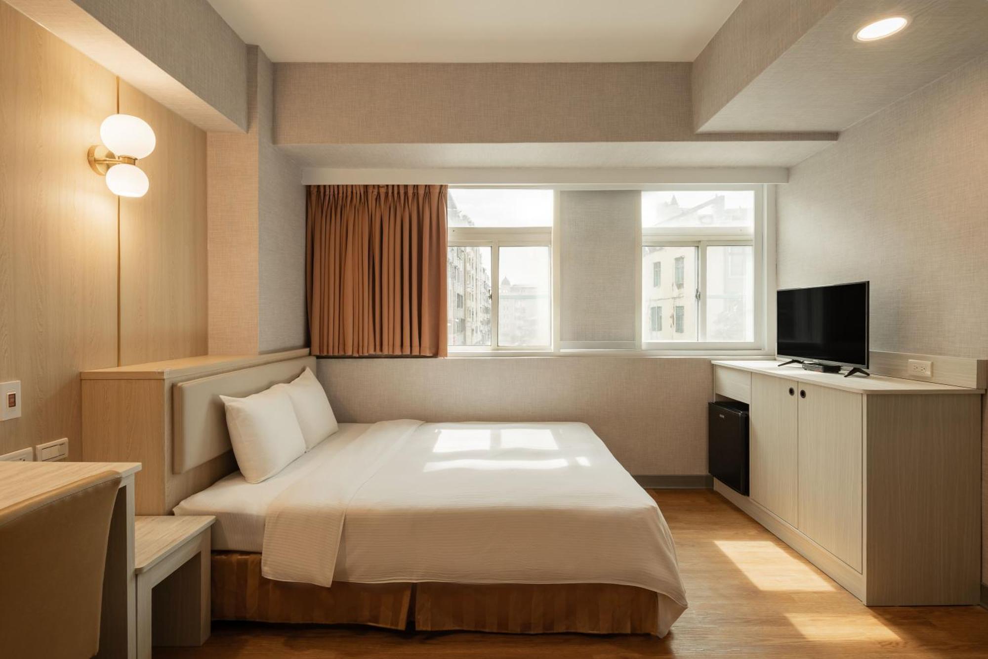 Kindness Hotel Weiwuying Kaohsiung Bagian luar foto