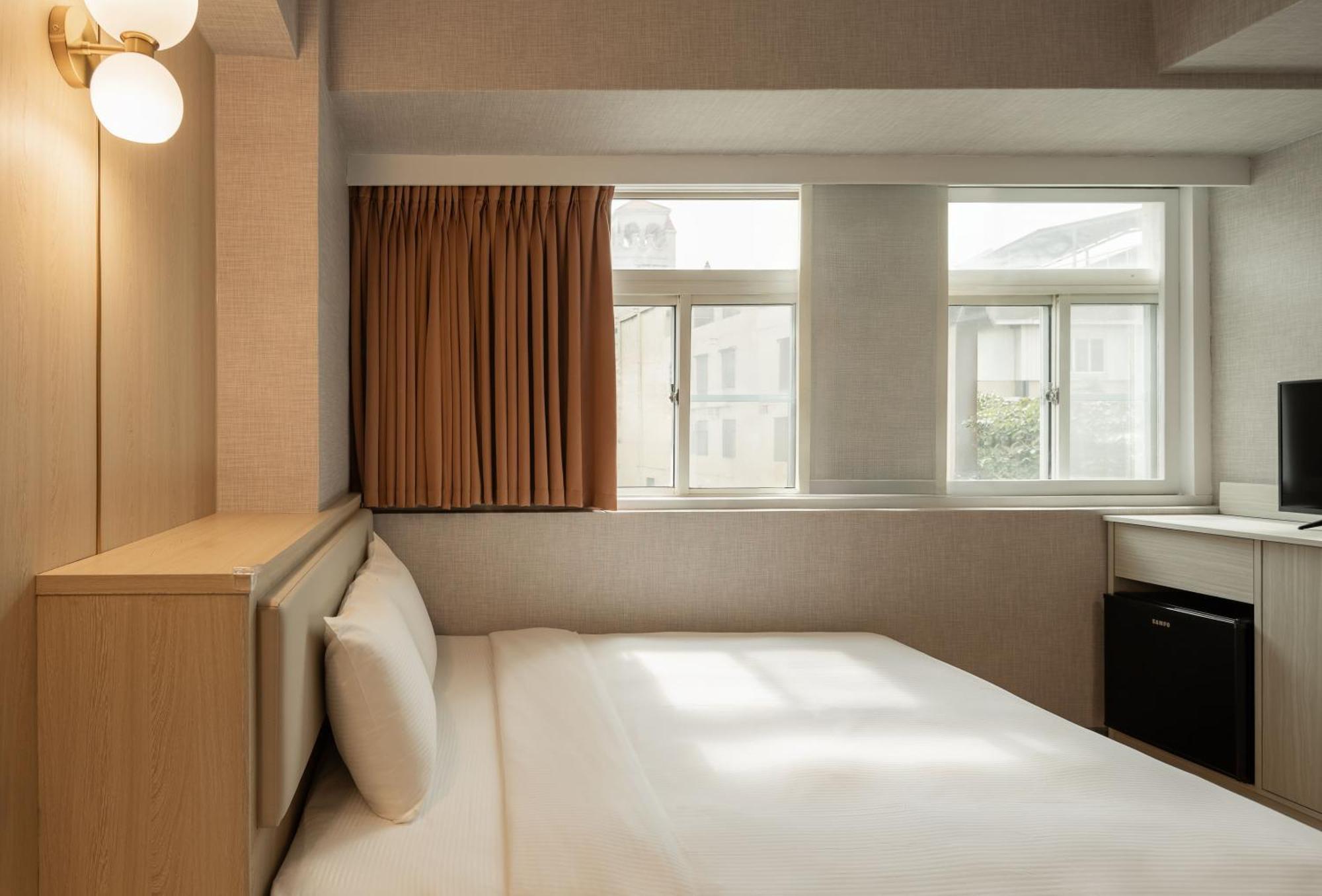 Kindness Hotel Weiwuying Kaohsiung Bagian luar foto