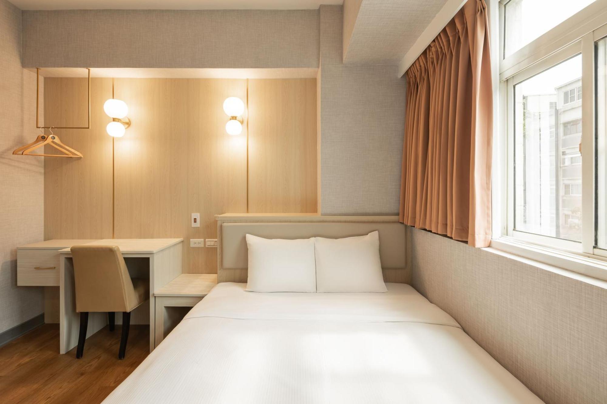Kindness Hotel Weiwuying Kaohsiung Bagian luar foto