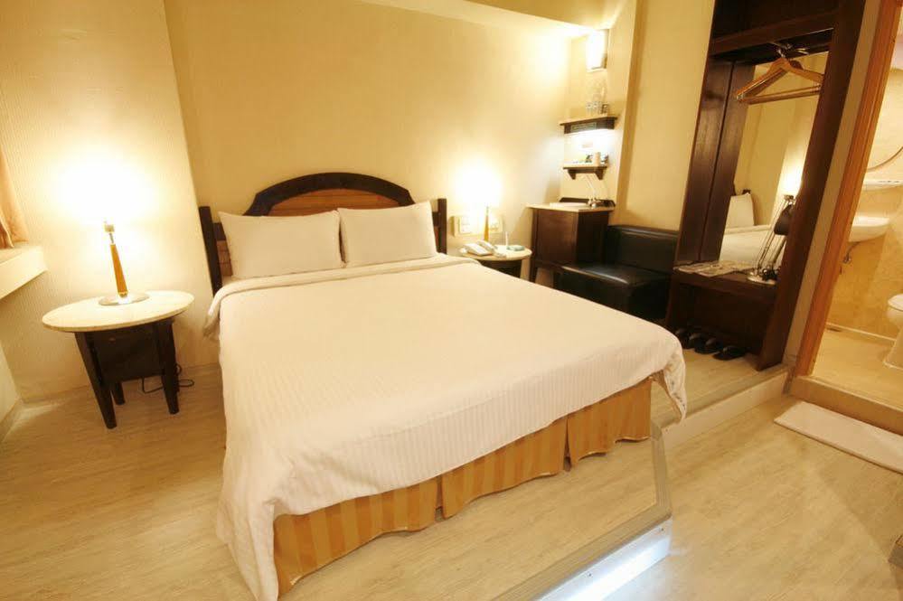 Kindness Hotel Weiwuying Kaohsiung Bagian luar foto