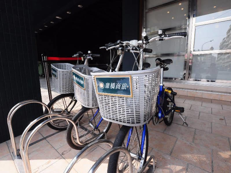 Kindness Hotel Weiwuying Kaohsiung Bagian luar foto
